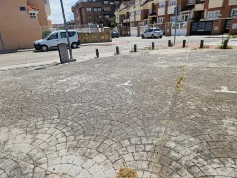 Garaje en calle Indalecio Prieto, 28
